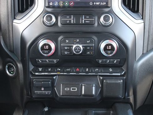 Used 2020 GMC Sierra 2500 Denali w/ Denali Ultimate Package AWD/4WD image 30