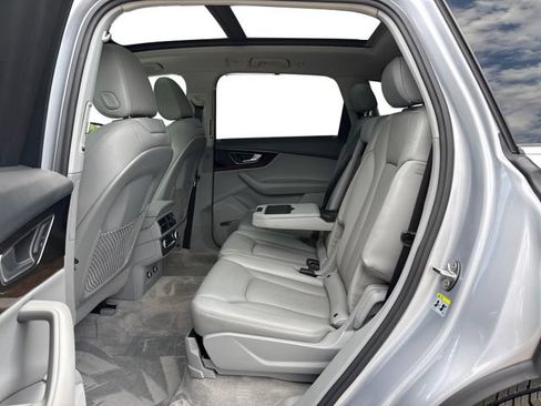 Used 2018 Audi Q7 3.0T Premium Plus w/ Premium Plus Package AWD/4WD image 11