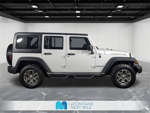 Used 2015 Jeep Wrangler Unlimited Rubicon w/ Connectivity Group image 6