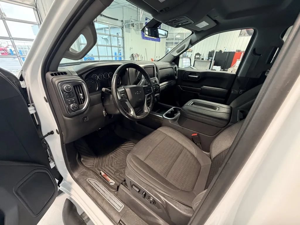 Used 2021 Chevrolet Silverado 1500 LT Trail Boss w/ LPO, Dark Essentials Package AWD/4WD image 14