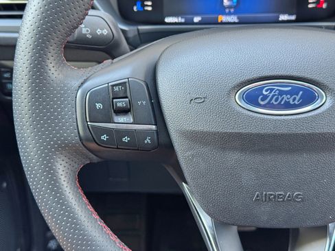 Used 2023 Ford Escape ST-Line Select AWD/4WD image 19