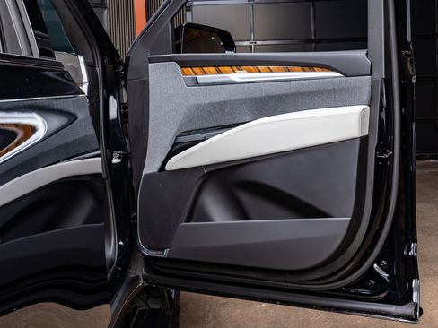 Used 2025 Cadillac Escalade Sport Platinum image 40