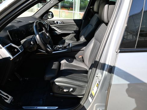 Used 2023 BMW X7 M60i w/ Executive Package AWD/4WD image 16