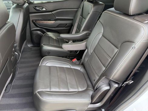 Certified 2023 GMC Acadia Denali w/ Denali Ultimate Package FWD image 15