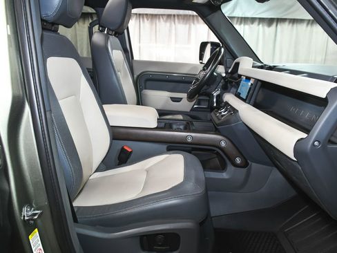 Used 2023 Land Rover Defender 110 X-Dynamic SE image 56