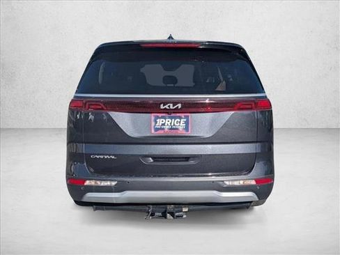 Used 2024 Kia Carnival LX image 6