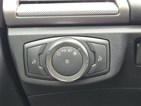 Used 2020 Ford Fusion SE image 17