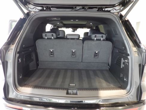 Used 2025 Chevrolet Traverse High Country w/ LPO, Floor Liner Package AWD/4WD image 20