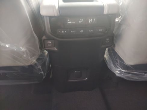 New 2026 Toyota Grand Highlander XLE image 9