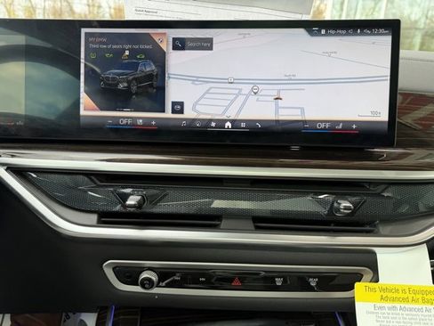 Used 2025 BMW X7 xDrive40i w/ Climate Comfort Package image 15