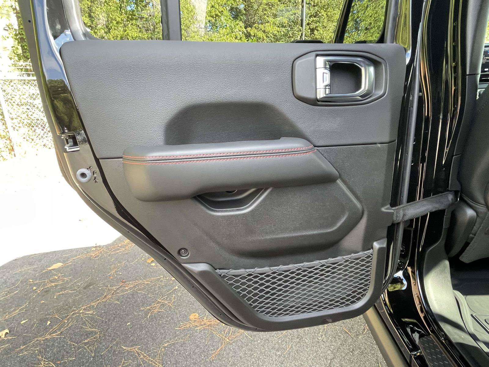 Certified 2025 Jeep Wrangler Unlimited Rubicon AWD/4WD image 15