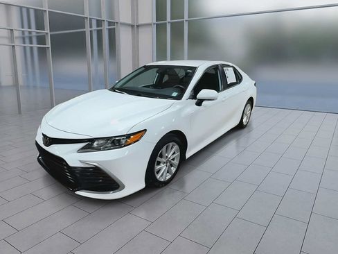 Used 2023 Toyota Camry LE FWD image 4