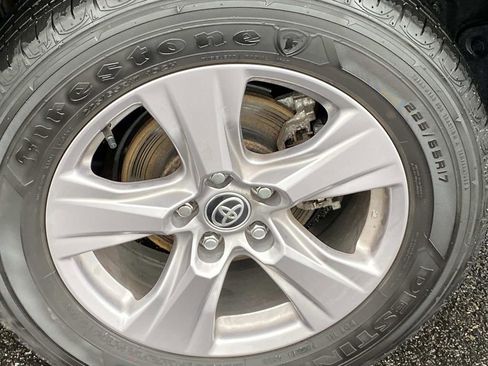 Used 2024 Toyota RAV4 XLE w/ Convenience Package image 31