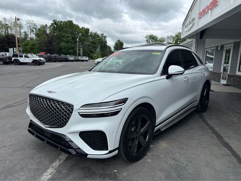 Used 2024 Genesis GV70 3.5T Sport w/ Sport Advanced Package AWD/4WD image 3