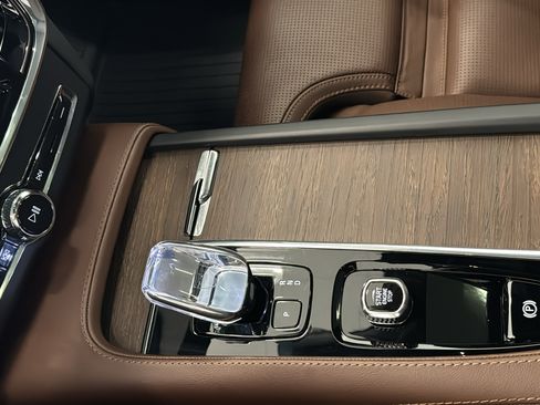 Certified 2025 Volvo V90 B6 Cross Country Ultra w/ Protection Package Premier AWD/4WD image 19