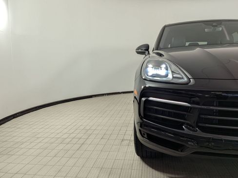 Certified 2023 Porsche Cayenne Platinum Edition AWD/4WD image 12