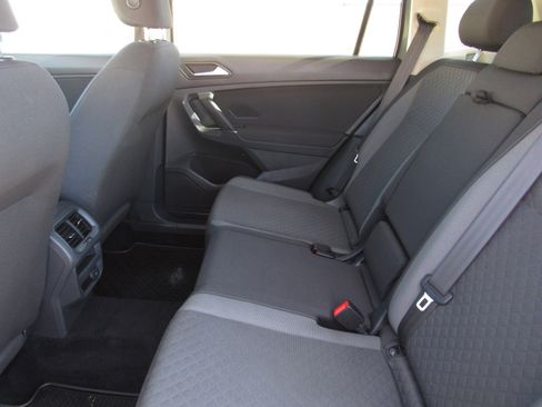 Used 2020 Volkswagen Tiguan S image 14