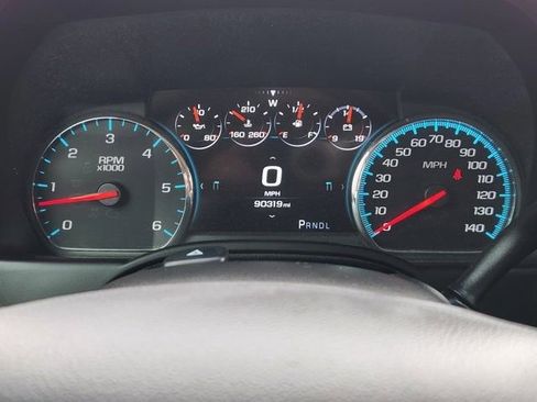 Used 2019 Chevrolet Suburban Premier RWD image 14