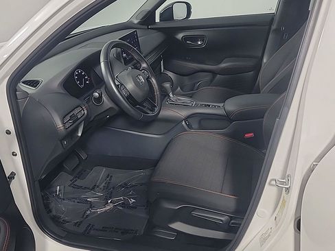 Certified 2026 Honda HR-V Sport image 17