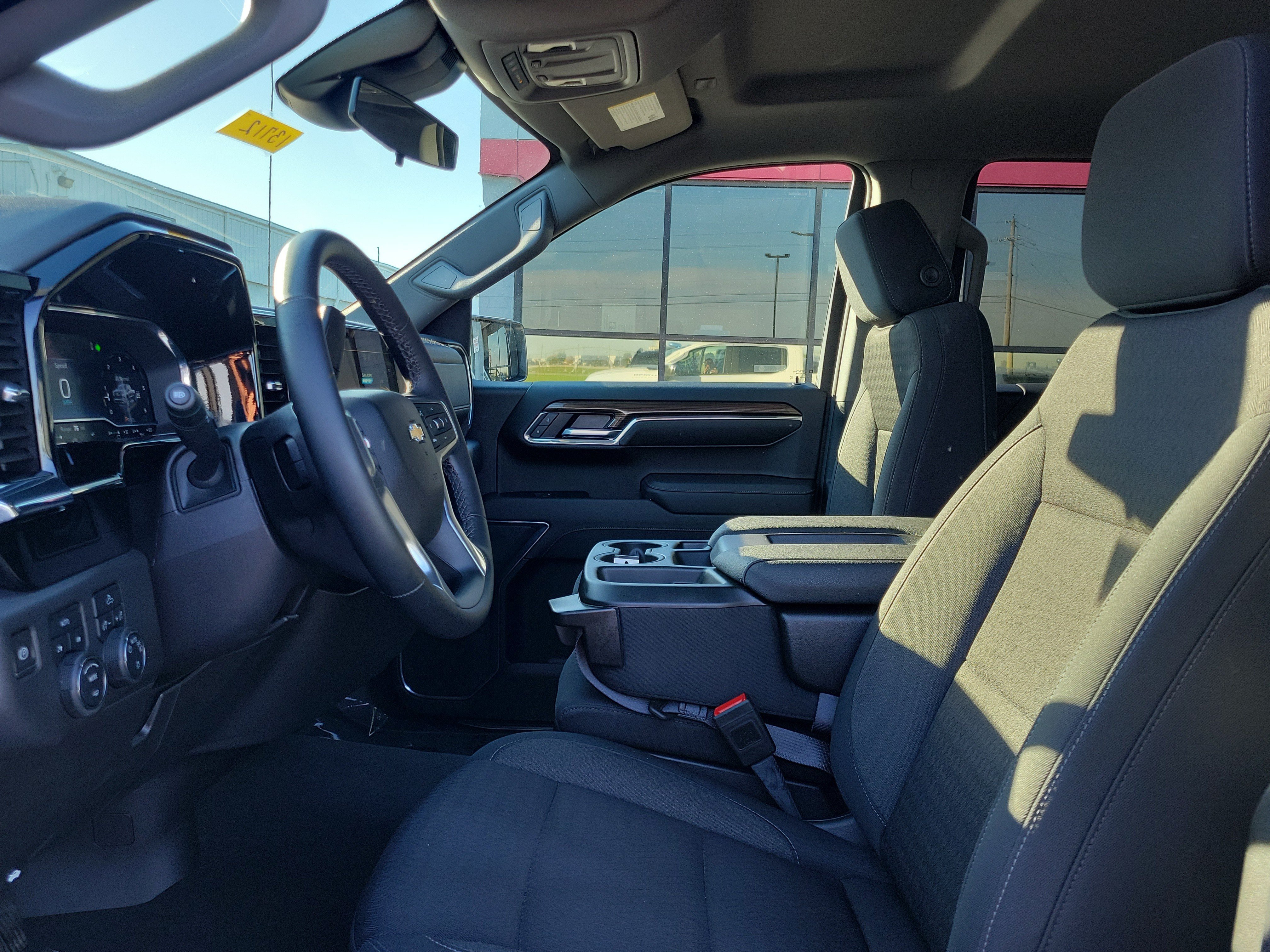 Used 2024 Chevrolet Silverado 1500 LT AWD/4WD image 15