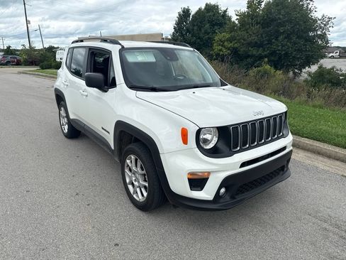 Used 2022 Jeep Renegade Latitude w/ Convenience Group AWD/4WD image 2