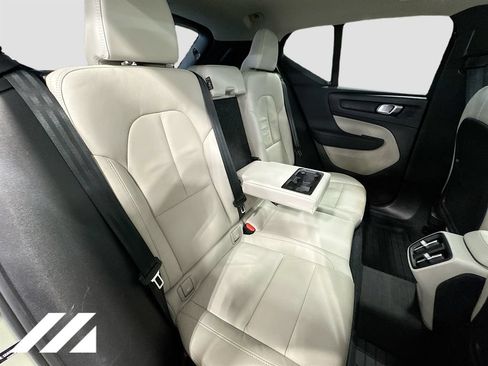 Used 2023 Volvo XC40 B5 Ultimate w/ Protection Package Premier AWD/4WD image 31