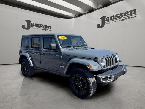 Used 2024 Jeep Wrangler Unlimited Sahara AWD/4WD image 6