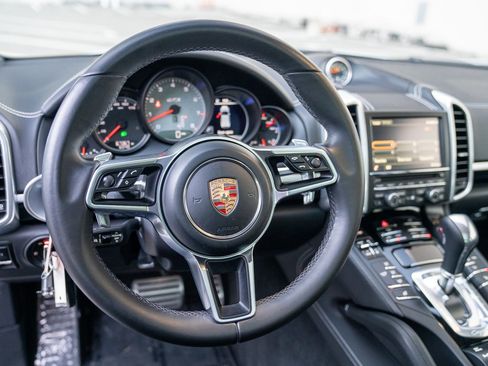 Used 2016 Porsche Cayenne GTS image 14