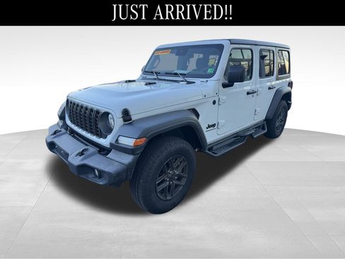 Used 2024 Jeep Wrangler Sport S image 3