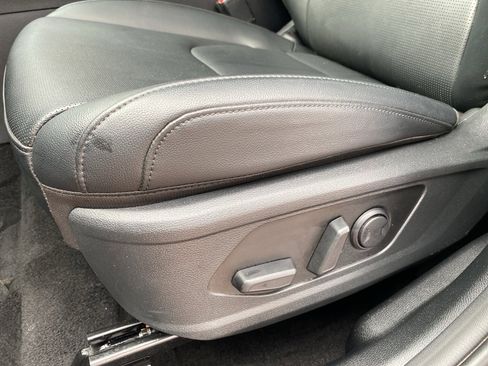 Certified 2026 Kia Sportage EX w/ EX Panorama Roof Package image 26