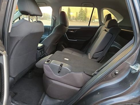 Used 2023 Toyota RAV4 XLE image 31