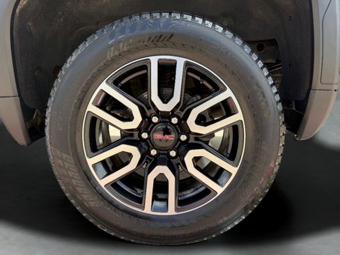 Used 2024 GMC Sierra 1500 AT4 image 11