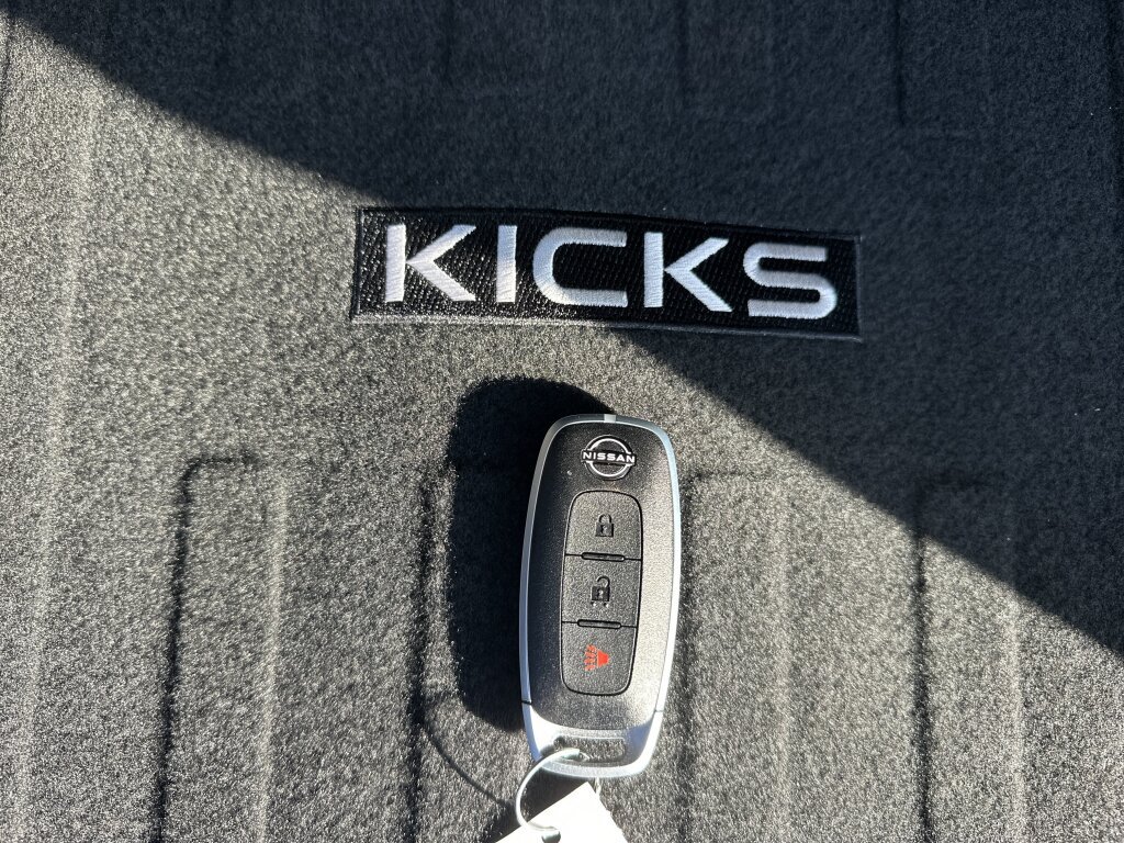 New 2027 Nissan Kicks S FWD image 19