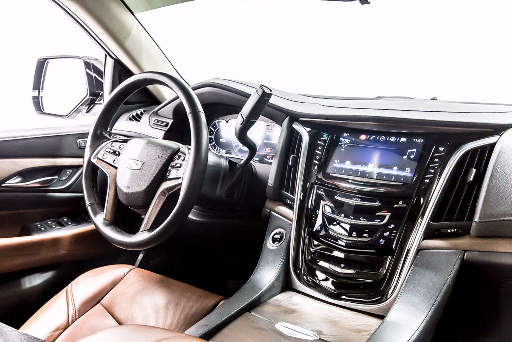Used 2019 Cadillac Escalade Premium Luxury RWD image 21