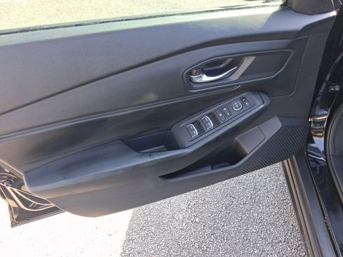 Used 2023 Honda Accord EX image 11