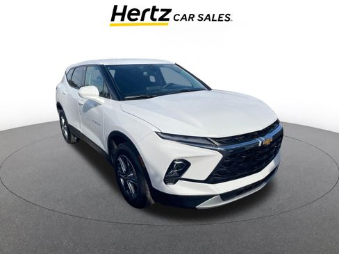 Used 2025 Chevrolet Blazer LT image 1