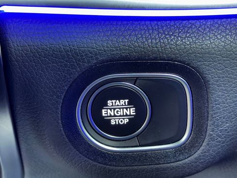 Used 2024 Mercedes-Benz GLE 450e 4MATIC image 30