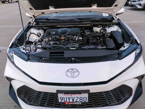 Used 2025 Toyota Camry SE FWD image 28