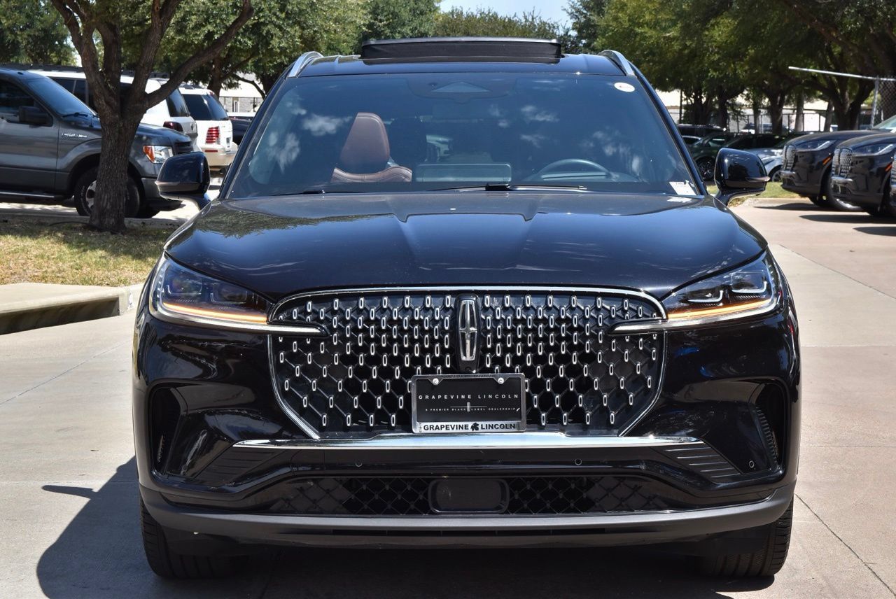 Certified 2026 Lincoln Aviator Reserve AWD/4WD image 3