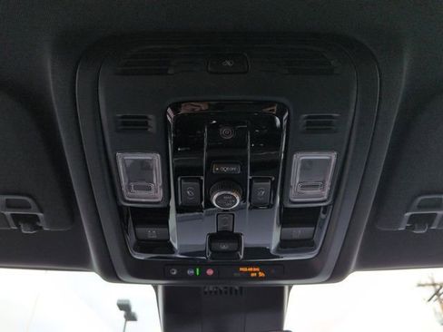 New 2026 Chevrolet Suburban High Country image 34