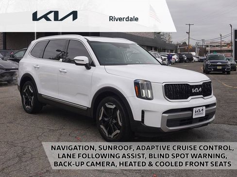 Used 2023 Kia Telluride EX w/ EX Captain's Chair Package image 1