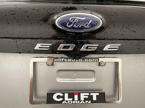 Used 2023 Ford Edge Titanium w/ Class II Trailer Tow Package AWD/4WD image 26