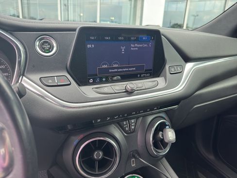Used 2020 Chevrolet Blazer LT FWD image 9