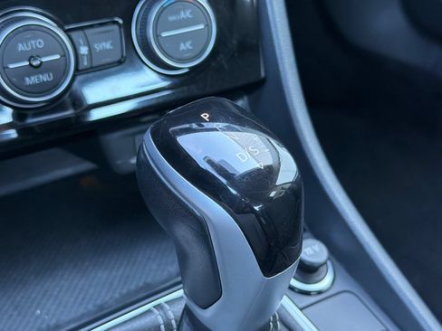 Used 2024 Volkswagen Jetta SE FWD image 19