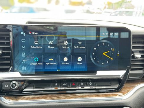 Used 2024 Chevrolet Silverado 2500 LT w/ Convenience Package image 7