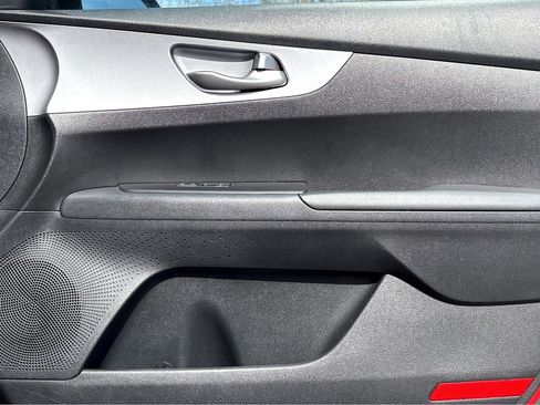 Used 2024 Kia Forte LXS image 10