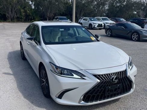Used 2023 Lexus ES 350 w/ Premium Package image 5
