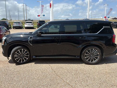 Used 2025 Nissan Armada Platinum Reserve AWD/4WD image 6