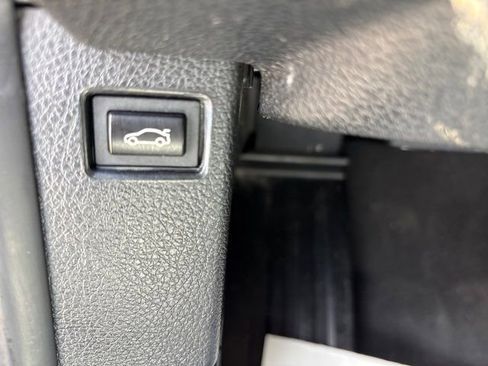 Used 2017 BMW 320i Sedan RWD image 43