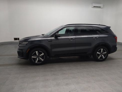 Used 2023 Kia Sorento S image 2